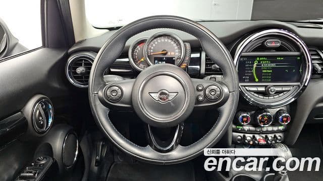 Mini Cooper 3세대, 2016 13