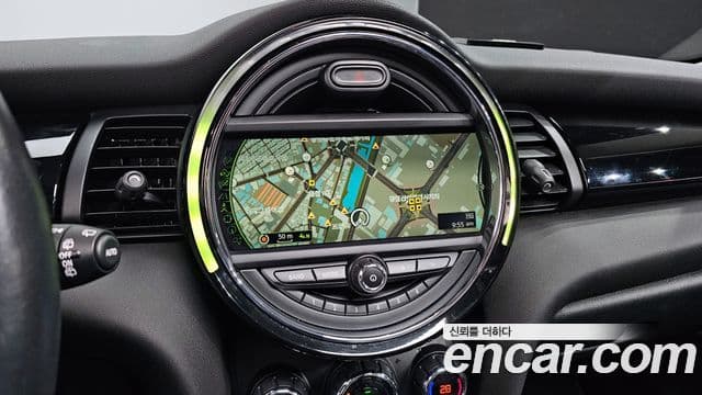 Mini Cooper 3세대, 2016 14