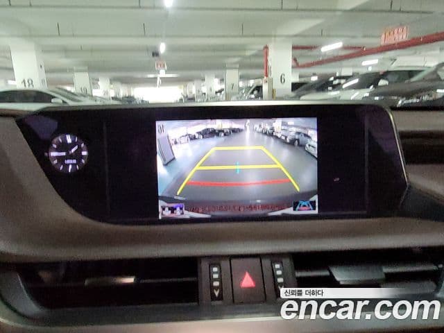 Lexus ES300h 7세대 Luxury Plus, 2019 18