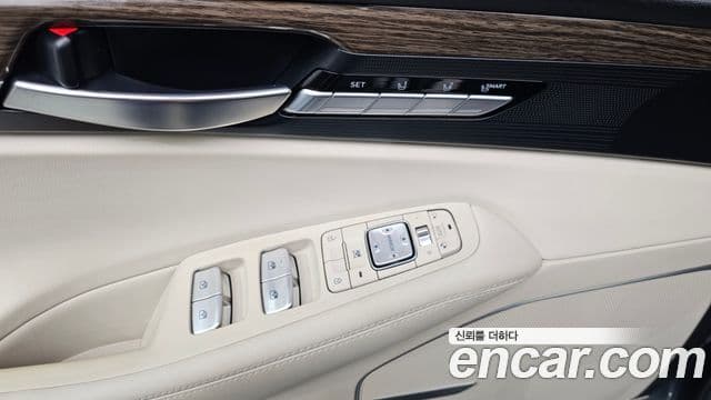 Genesis G90 Luxury, 2019 18
