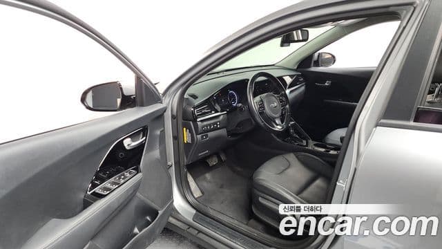 Kia The / новый New Niro Prestige, 2020 10