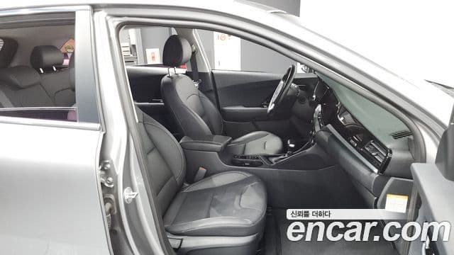 Kia The / новый New Niro Prestige, 2020 11