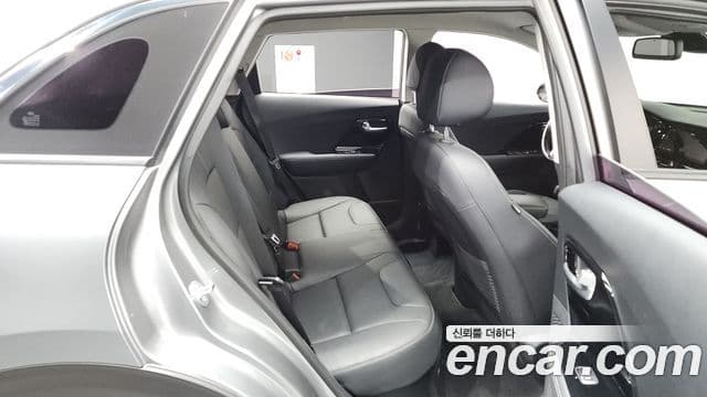 Kia The / новый New Niro Prestige, 2020 12