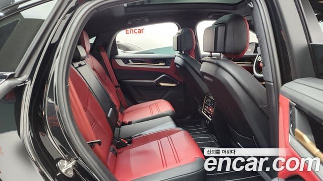 Porsche Cayenne (PO536) 3.0 E-гибрид купе, 2025 12