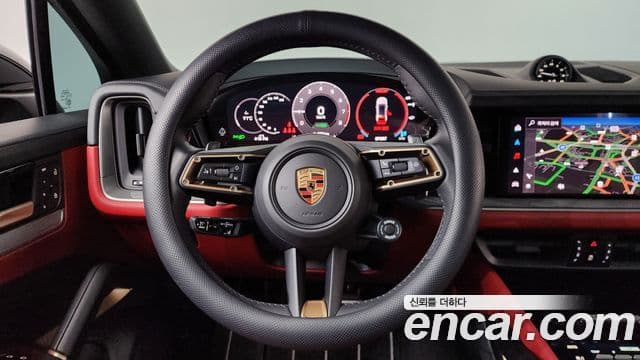 Porsche Cayenne (PO536) 3.0 E-гибрид купе, 2025 13