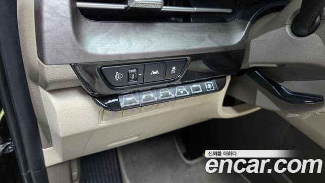 Kia Carnival 4세대 бензин 9인승 High Limousine(компания по спецнадстройкам), 2023 17