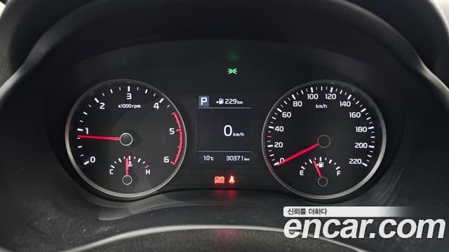 Kia Stonic Deluxe, 2018 8