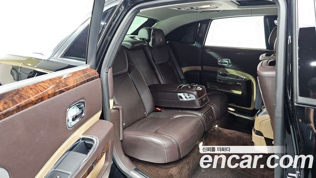 Rolls-Royce 고스트 6.6 EWB V12, 2018 11