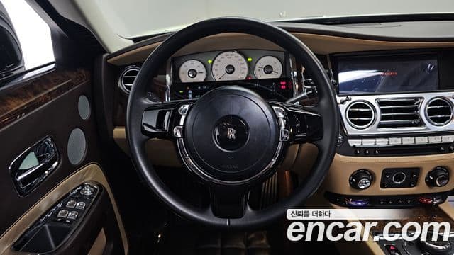 Rolls-Royce 고스트 6.6 EWB V12, 2018 13