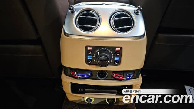 Rolls-Royce 고스트 6.6 EWB V12, 2018 18