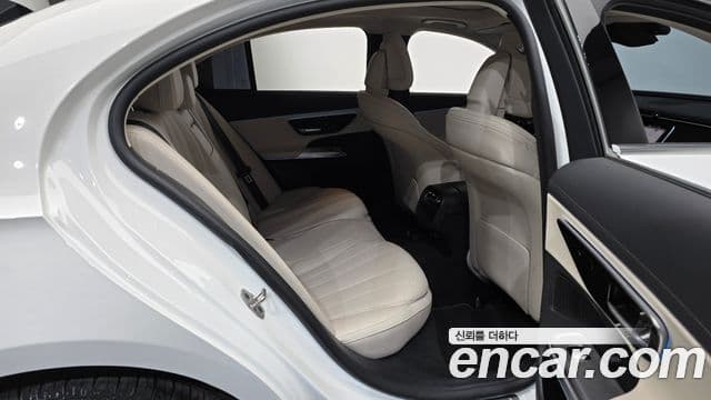 Mercedes-Benz E-класс W214 Avantgarde, 2024 12