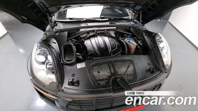 Porsche Macan 95B, 2017 6