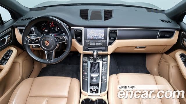 Porsche Macan 95B, 2017 7