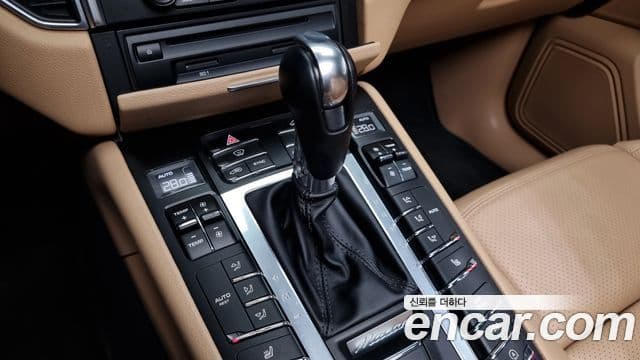 Porsche Macan 95B, 2017 9