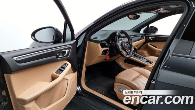 Porsche Macan 95B, 2017 10