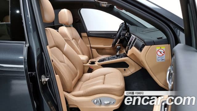 Porsche Macan 95B, 2017 11