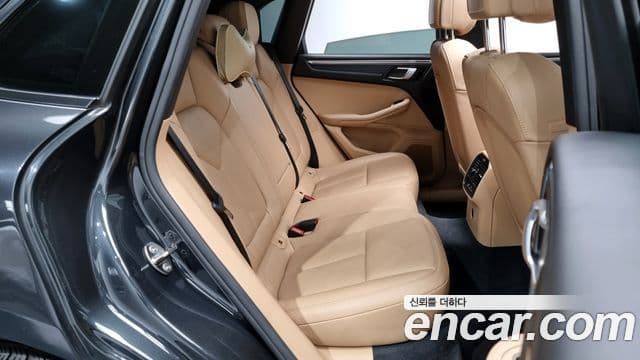 Porsche Macan 95B, 2017 12