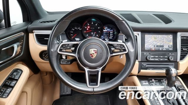 Porsche Macan 95B, 2017 13