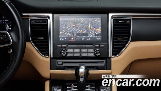 Porsche Macan 95B, 2017 14