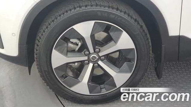 Volvo XC40 B4 Ultra Bright, 2025 все фото