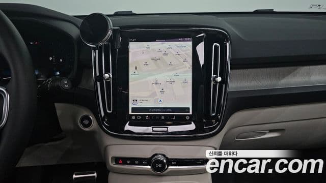 Volvo XC40 B4 Ultra Bright, 2025 14