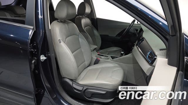 Kia Niro Noblesse, 2018 10