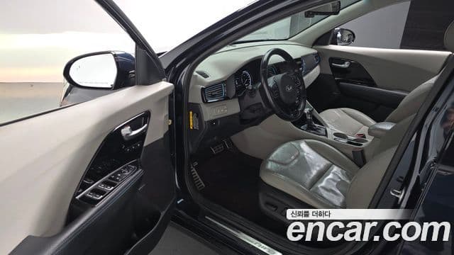 Kia Niro Noblesse, 2018 11