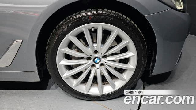 BMW 5시리즈 (G30) Luxury, 2023 все фото