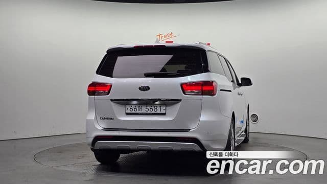 Kia All New Carnival Prestige, 2016 4