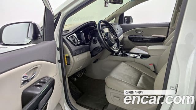 Kia All New Carnival Prestige, 2016 10