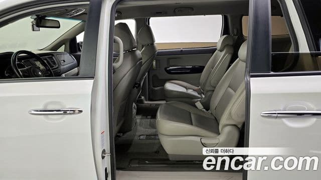 Kia All New Carnival Prestige, 2016 11