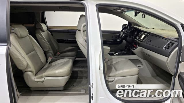 Kia All New Carnival Prestige, 2016 12