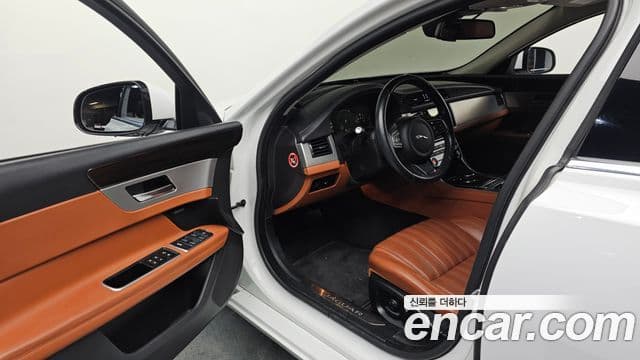Jaguar XF (X260) 20d Portfolio AWD, 2017 10