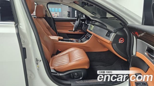 Jaguar XF (X260) 20d Portfolio AWD, 2017 11