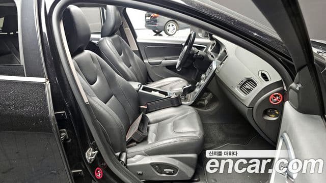 Volvo V60 1세대, 2016 10