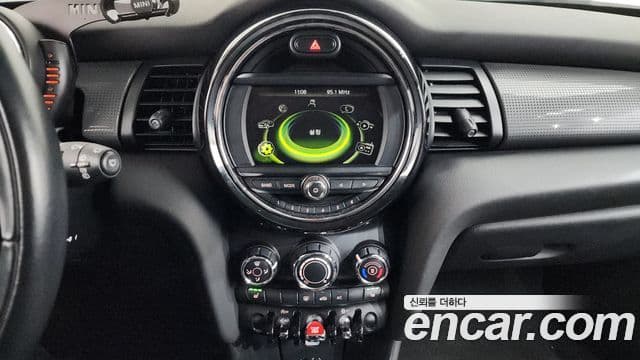 Mini Cooper D 3세대, 2017 16