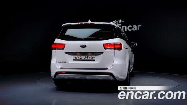 Kia All New Carnival Noblesse, 2016 4