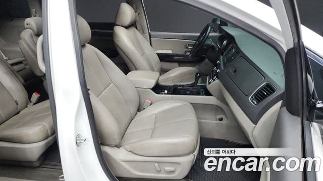 Kia All New Carnival Noblesse, 2016 11