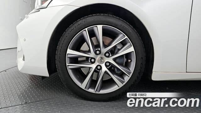 Lexus New IS300 Supreme, 2019 все фото