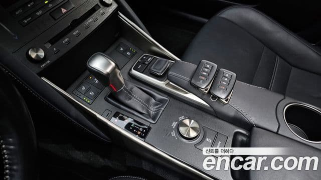 Lexus New IS300 Supreme, 2019 9