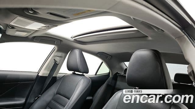 Lexus New IS300 Supreme, 2019 19