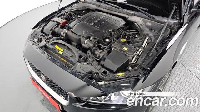 Jaguar XE 3.0 SC S, 2016 6