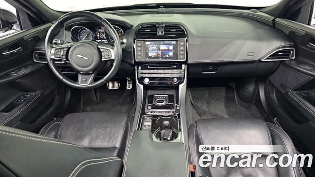 Jaguar XE 3.0 SC S, 2016 7