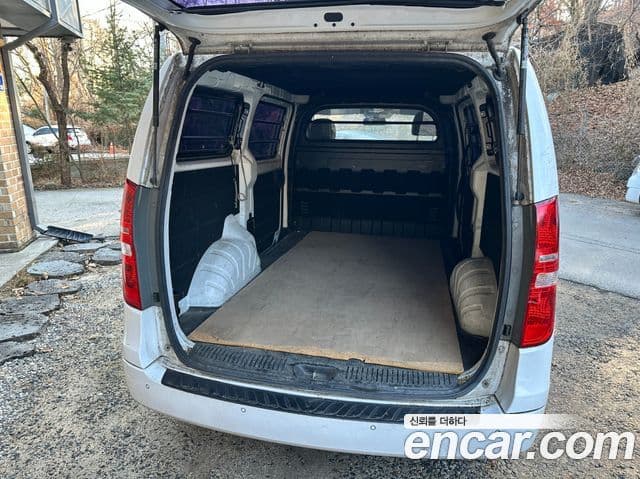 Hyundai Grand Starex CVX Deluxe, 2015 15