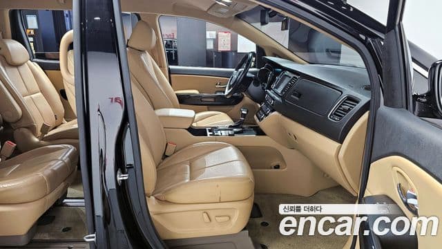 Kia All New Carnival Noblesse, 2017 10