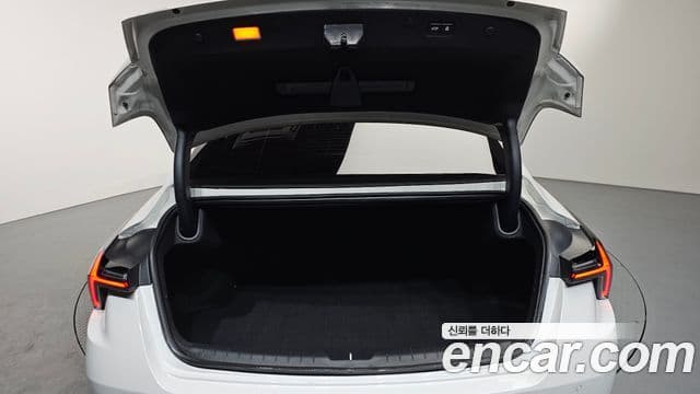 Kia The / новый New K8 Noblesse, 2025 20