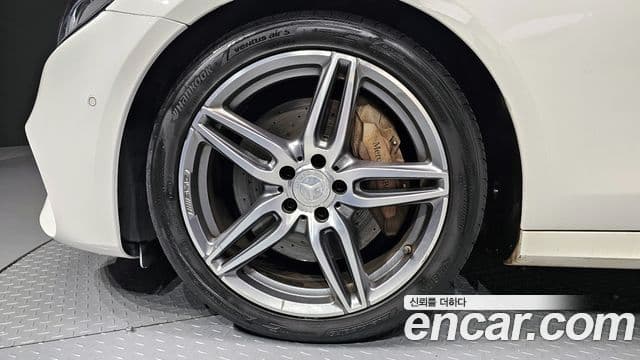 Mercedes-Benz E-класс W213 AMG Line, 2019 все фото