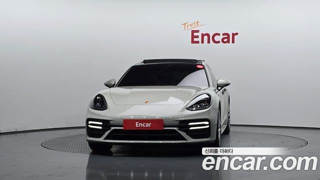 Porsche Panamera (971), 2021 3