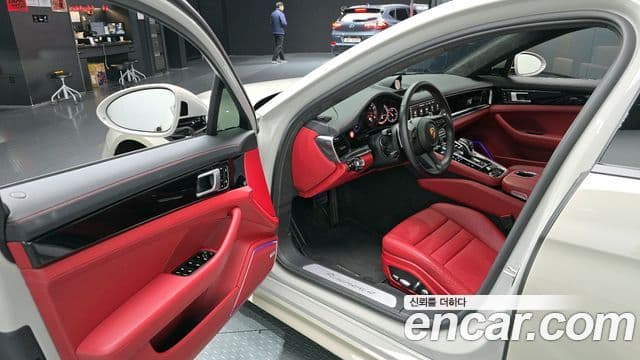 Porsche Panamera (971), 2021 10