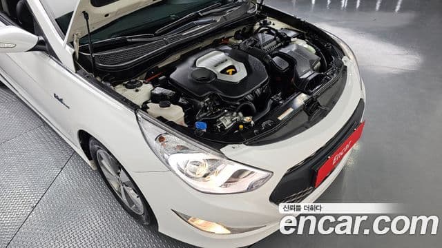 Hyundai Sonata гибрид Premier, 2012 6